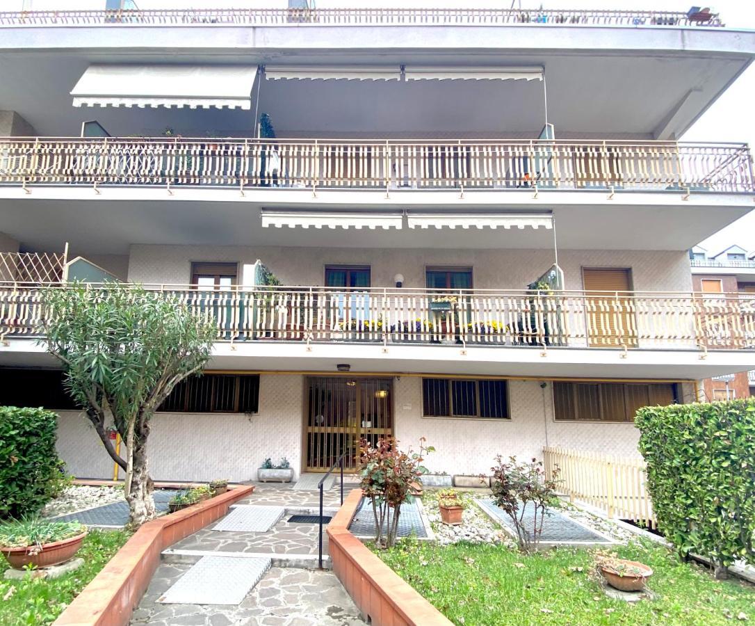 Monolocale Con Terrazzo Alle Porte Di Milano เบรซโซ ภายนอก รูปภาพ